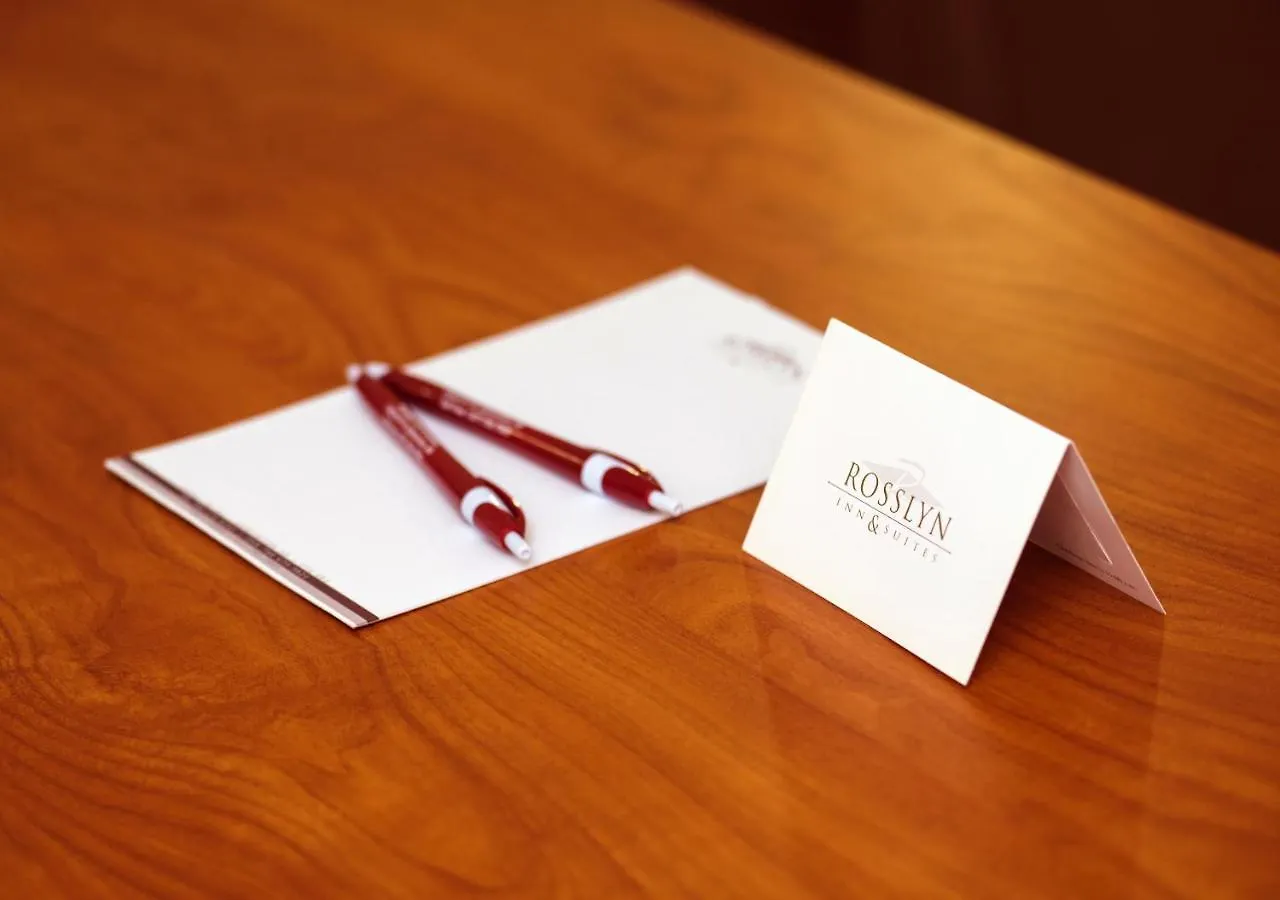 Hotel Rosslyn Inn & Suites Edmonton