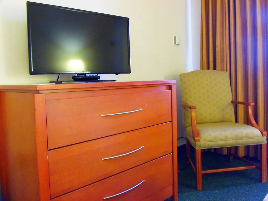 Hotel Rosslyn Inn & Suites Edmonton